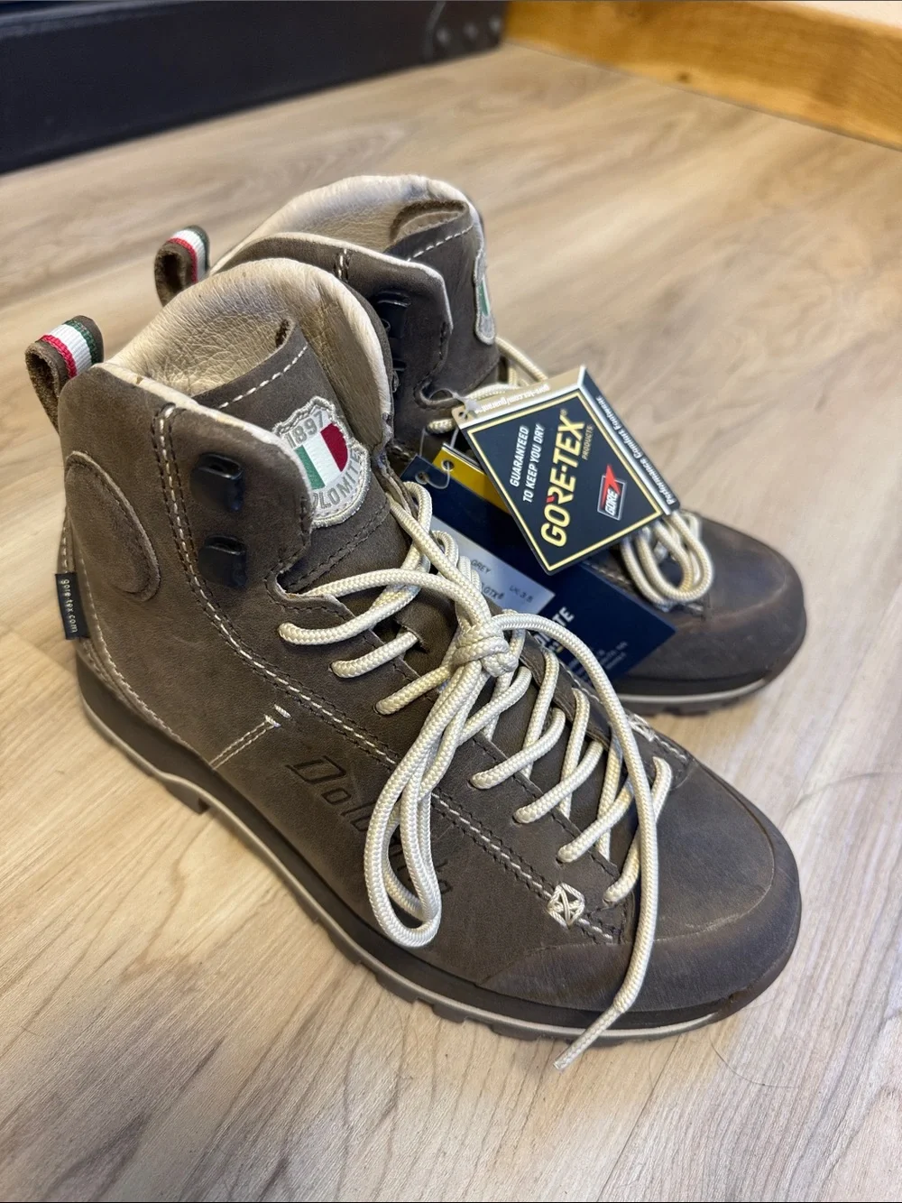 NWT Dolomite Boots